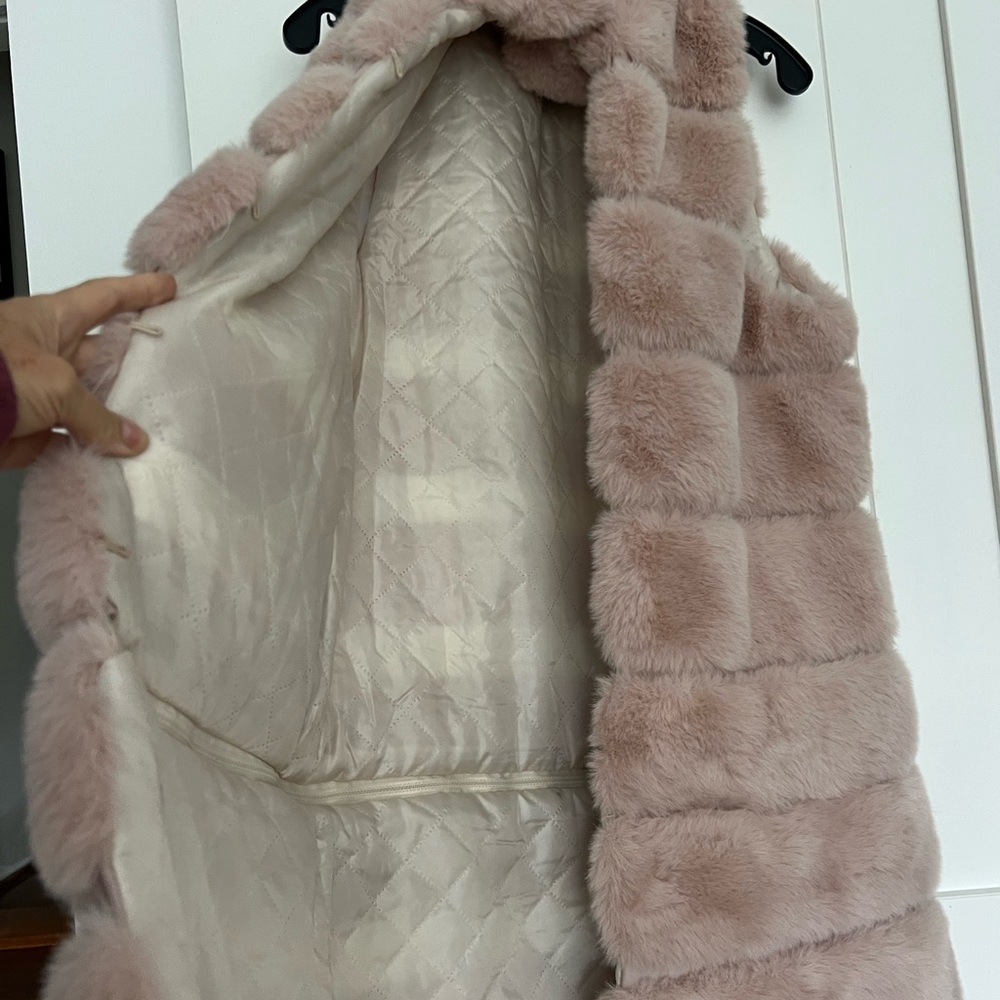 Elegant faux feather/ rabbit pink vest. Vintage - Picture 2 of 11